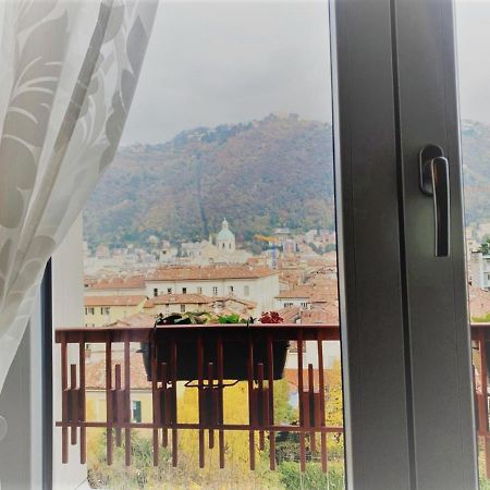 Maison 53 Incantevole Appartamento Vista Cattedrale Di كومو المظهر الخارجي الصورة